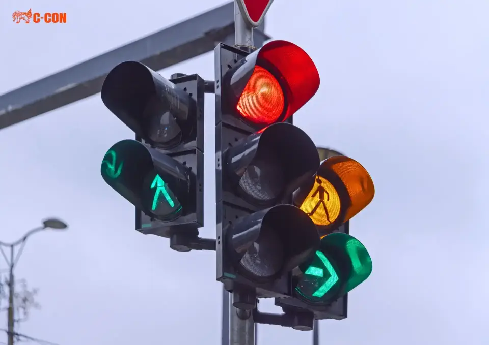 โคมไฟจราจร LED และระบบไฟสัญญาณอัจฉริยะ มาตรฐานสากล
