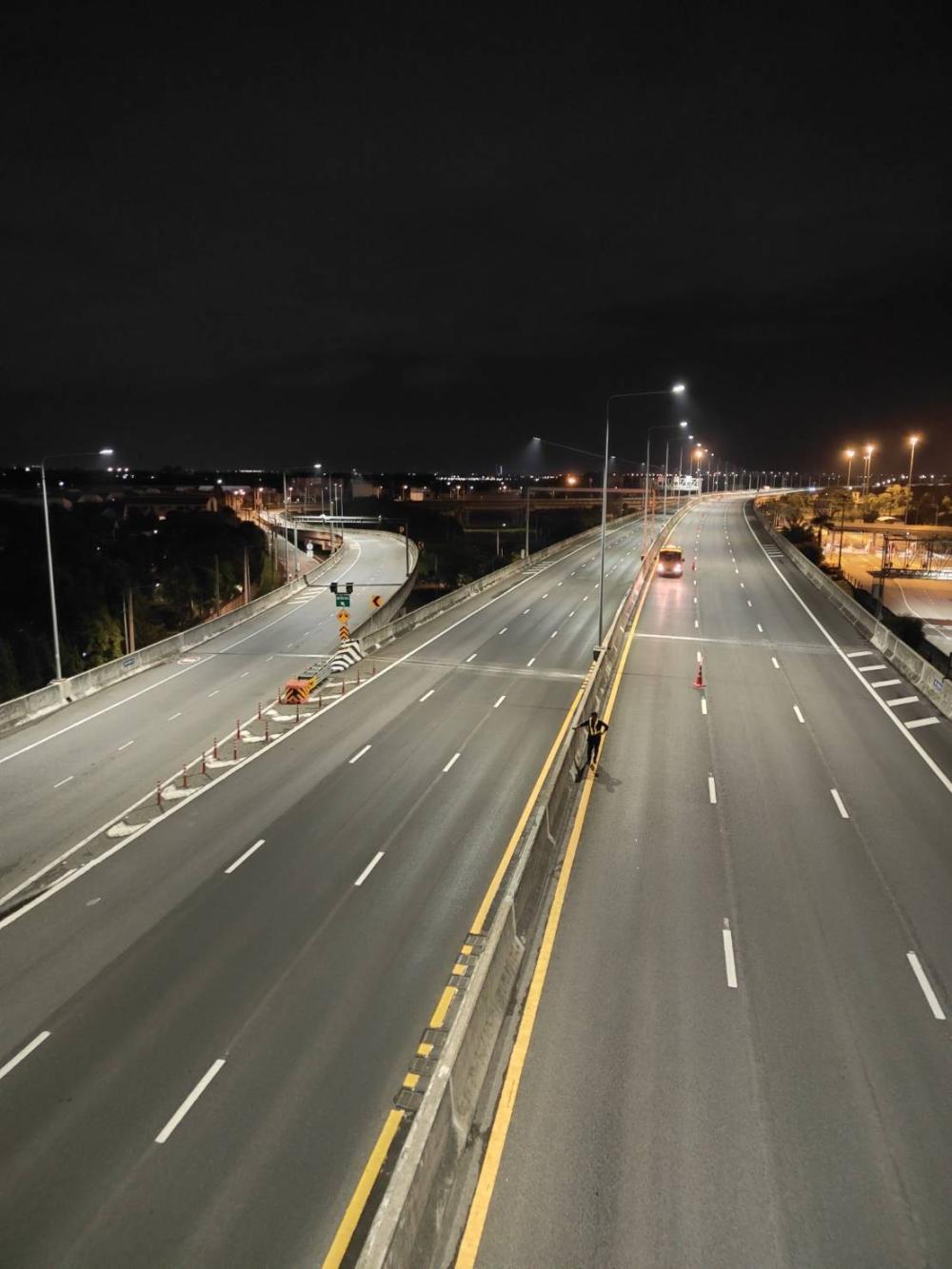 ไฟปลาสีทอง