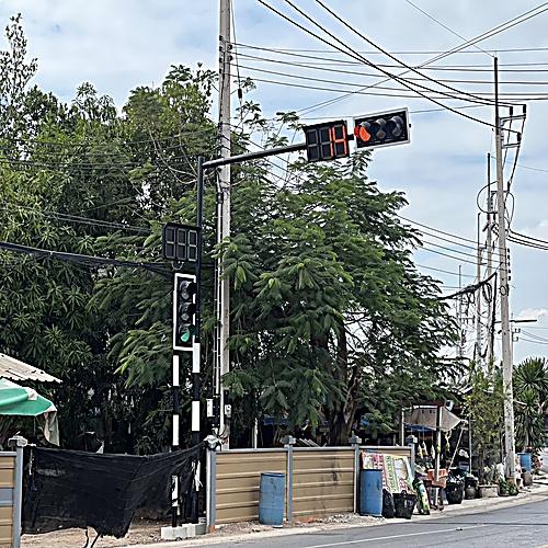 เสาไฟสัญญาณแบบ MAST ARM