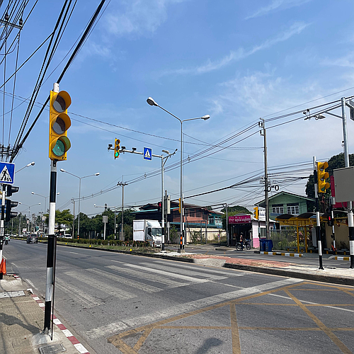 ไฟจราจรคนเดินข้ามแบบปุ่มกด+กล้อง