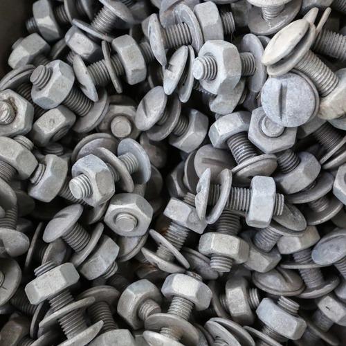 น็อต, แหวน และ Bolt และประกับล็อคเสา